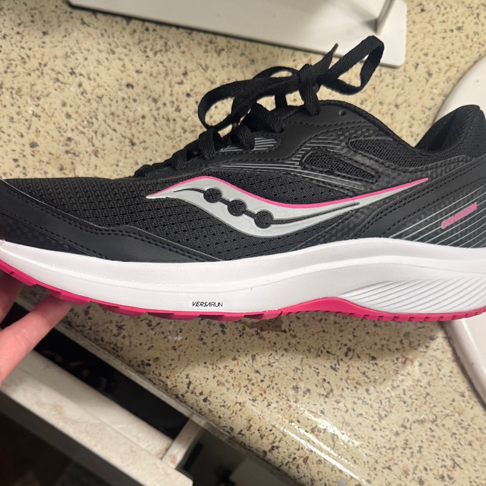 New Saucony Women's Black and Pink Running Shoes. Saucony Endorphin Speed Three.